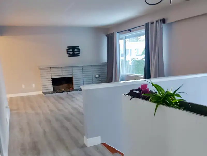 9720 CROWN CRESCENT - photo 4 of 13