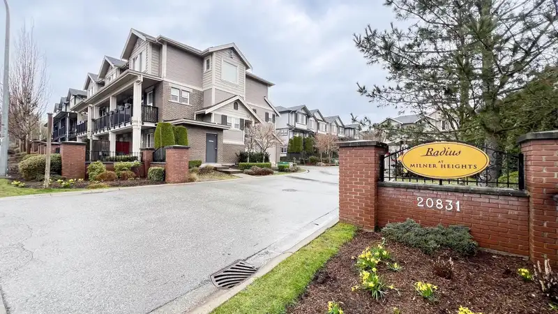 70 20831 70 AVENUE - photo 1 of 38