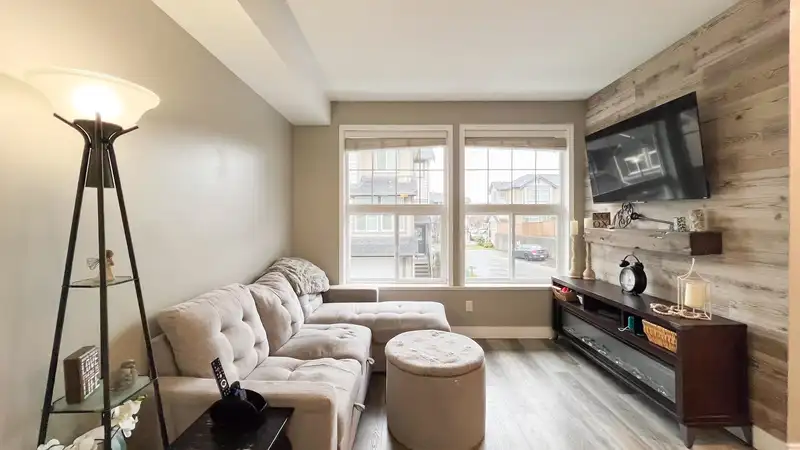 70 20831 70 AVENUE - photo 4 of 38