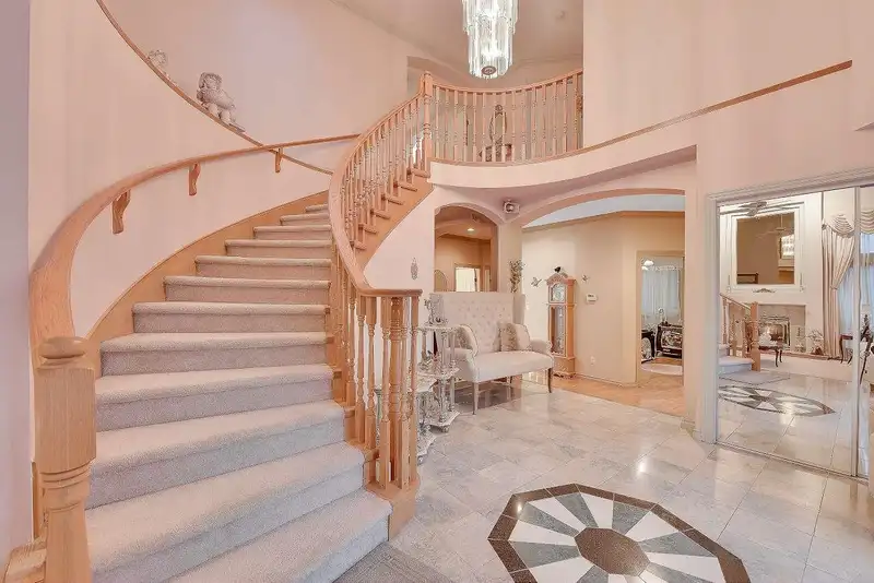 14958 83A AVENUE - photo 2 of 40