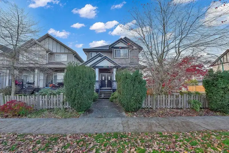 6843 192ND STREET - photo 1 of 39
