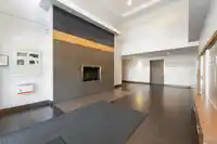 216 13555 GATEWAY DRIVE - thumbnail 4
