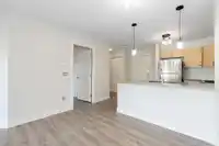 216 13555 GATEWAY DRIVE - thumbnail 8