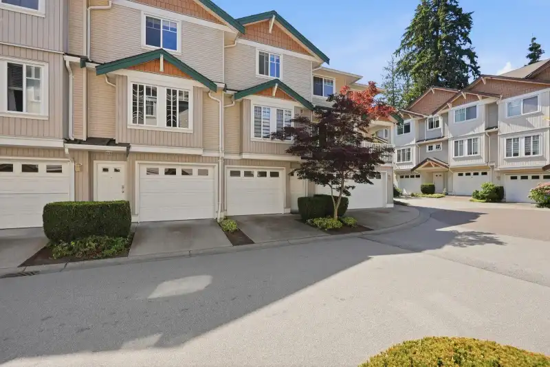 38 12711 64 AVENUE - photo 1 of 20