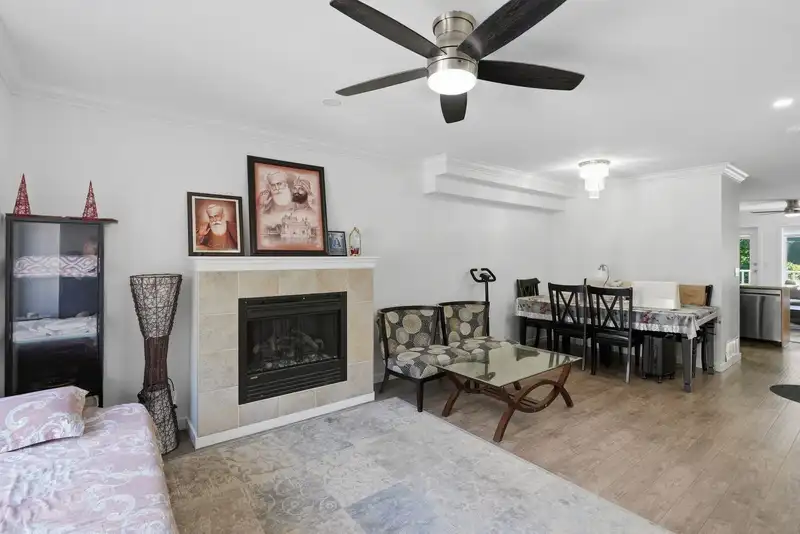 38 12711 64 AVENUE - photo 4 of 20