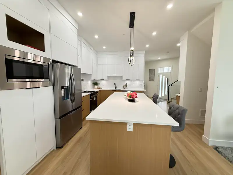 7679 197 STREET - photo 4 of 31