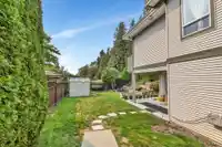 5737 169A STREET - thumbnail 40