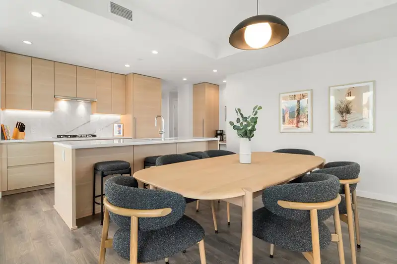 1409 308 MORRISSEY ROAD - photo 3 of 30