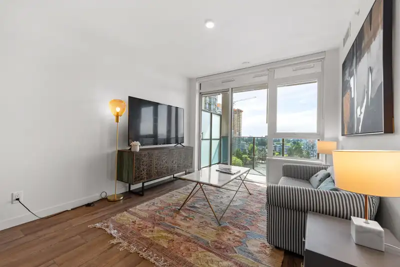 1712 10448 UNIVERSITY DRIVE - photo 4 of 39