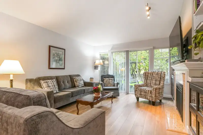 35 21138 88 AVENUE - photo 4 of 40