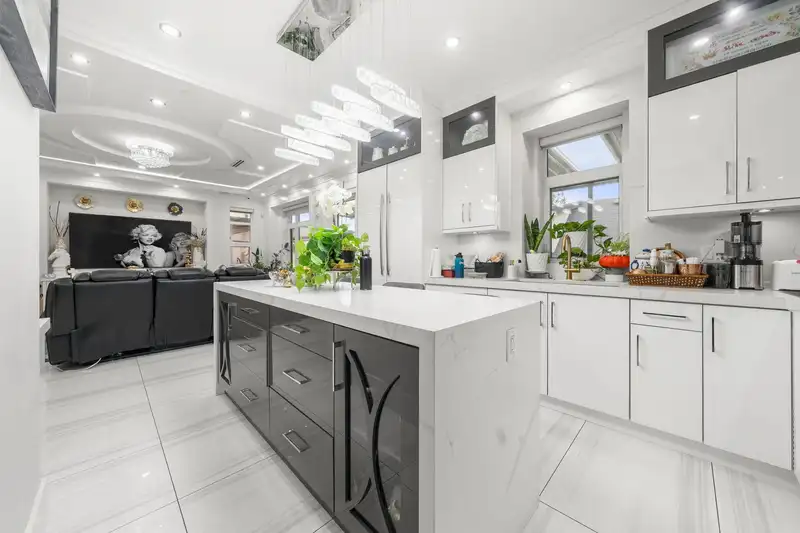 416 E 63RD AVENUE - photo 4 of 34