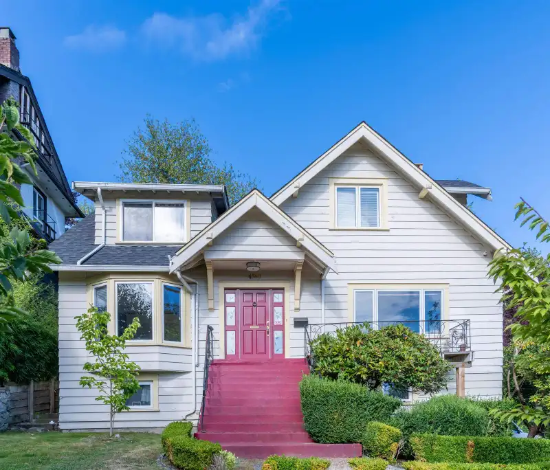 4396 LOCARNO CRESCENT - photo 1 of 18