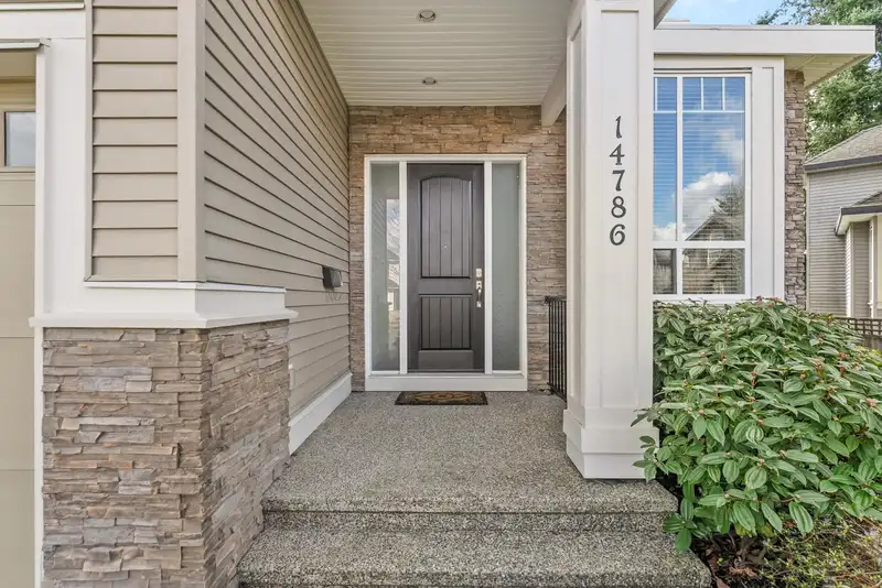 14786 57A AVENUE - photo 2 of 40