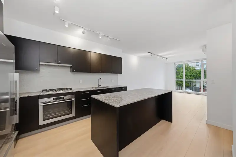 307 6180 COONEY ROAD - photo 1 of 35
