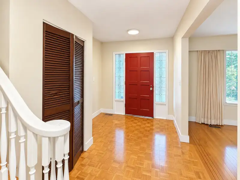 12501 53 AVENUE - photo 2 of 28