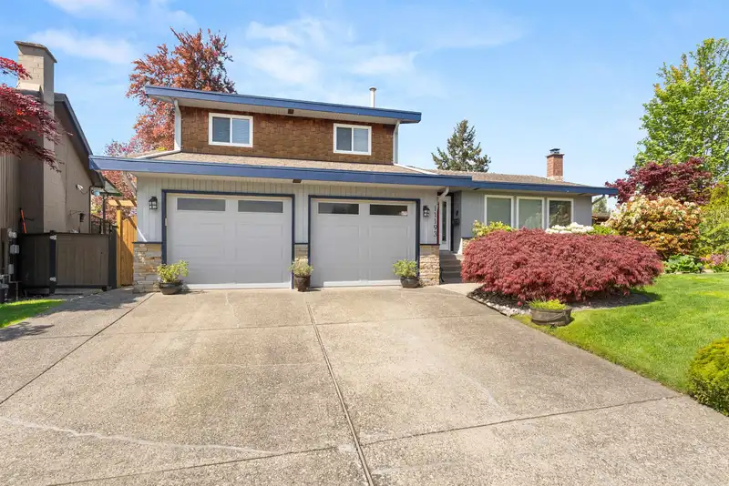 11193 SCARBOROUGH DRIVE - photo 2 of 35