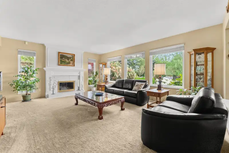 11193 SCARBOROUGH DRIVE - photo 4 of 35