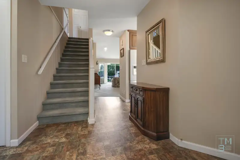 12 21138 88TH AVENUE - photo 4 of 40