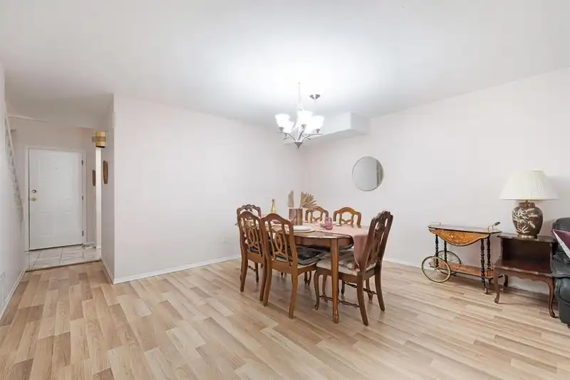 416 6866 NICHOLSON ROAD - photo 3 of 20