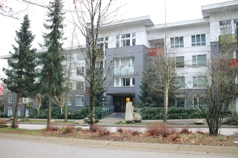 303 9250 UNIVERSITY HIGH STREET - photo 1 of 11