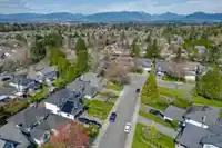 8759 213 STREET - thumbnail 37