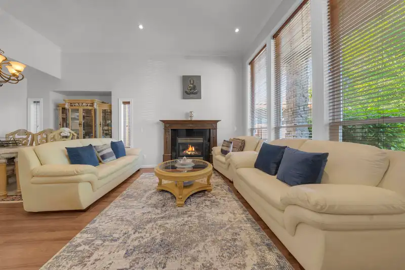17460 64A AVENUE - photo 2 of 31
