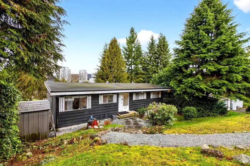 3362 VIEWMOUNT DRIVE - photo 1 of 40