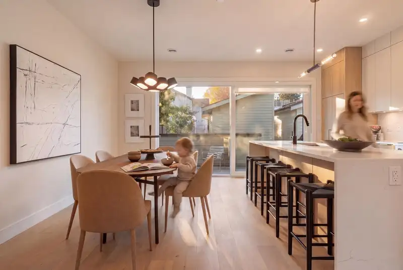 1937 TEMPLETON DRIVE - photo 4 of 32