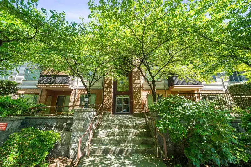 105 6688 BURLINGTON AVENUE - photo 1 of 28