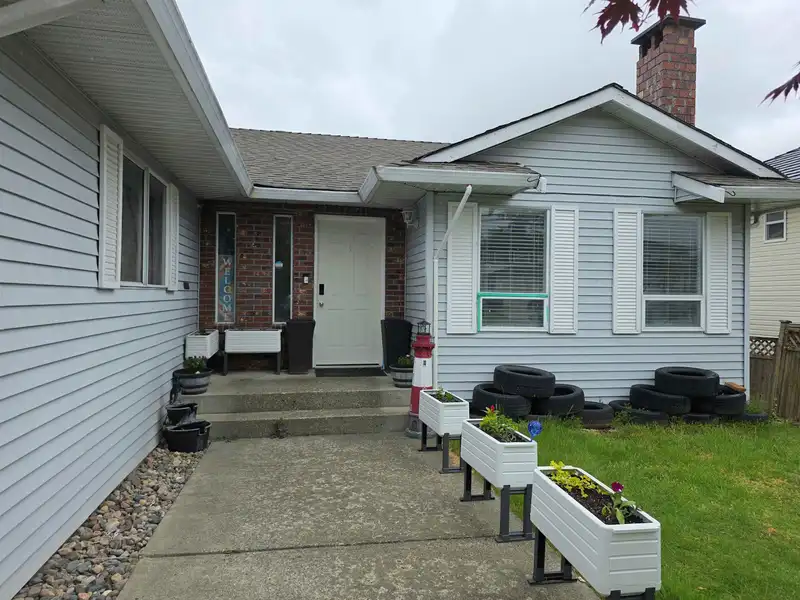 32575 PEARDONVILLE ROAD - photo 3 of 17