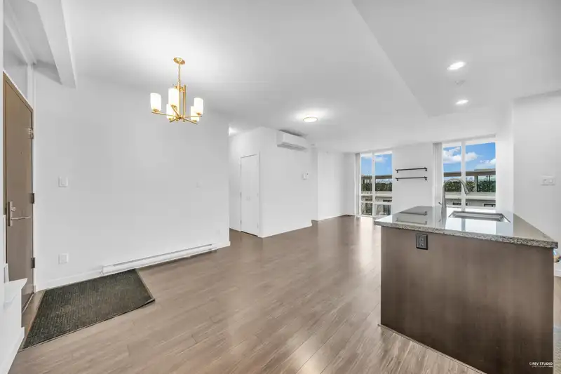 304 2200 DOUGLAS ROAD - photo 3 of 37