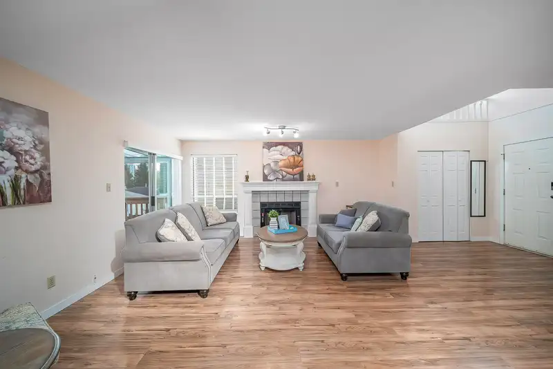 1269 MICHIGAN DRIVE - photo 4 of 36