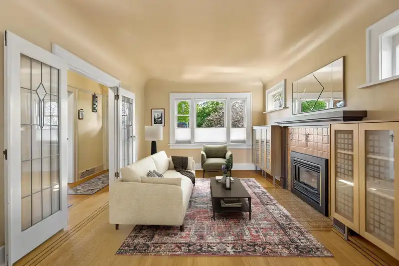 2211 PARKER STREET - photo 3 of 40