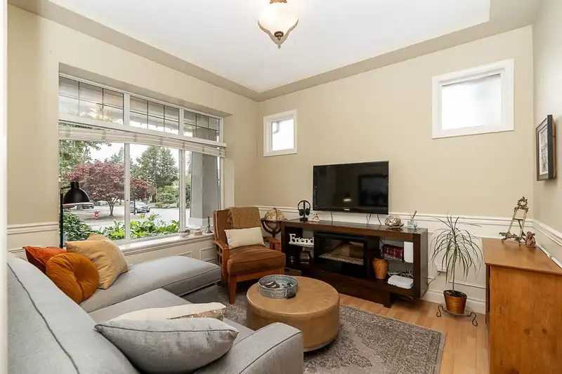 14690 73 AVENUE - photo 3 of 37