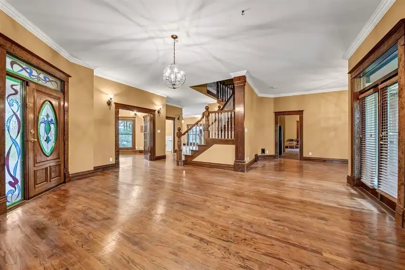 6354 184 STREET - photo 3 of 40