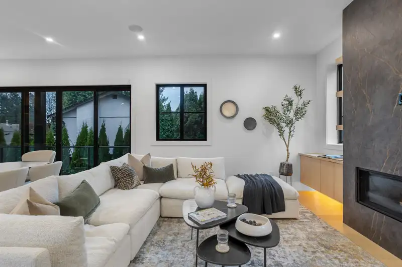 21606 124 AVENUE - photo 4 of 39
