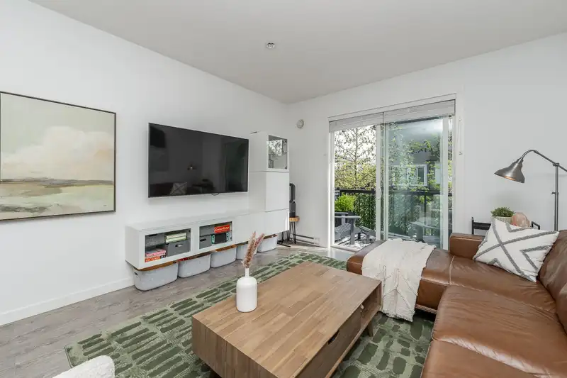 51 2423 AVON PLACE - photo 3 of 40