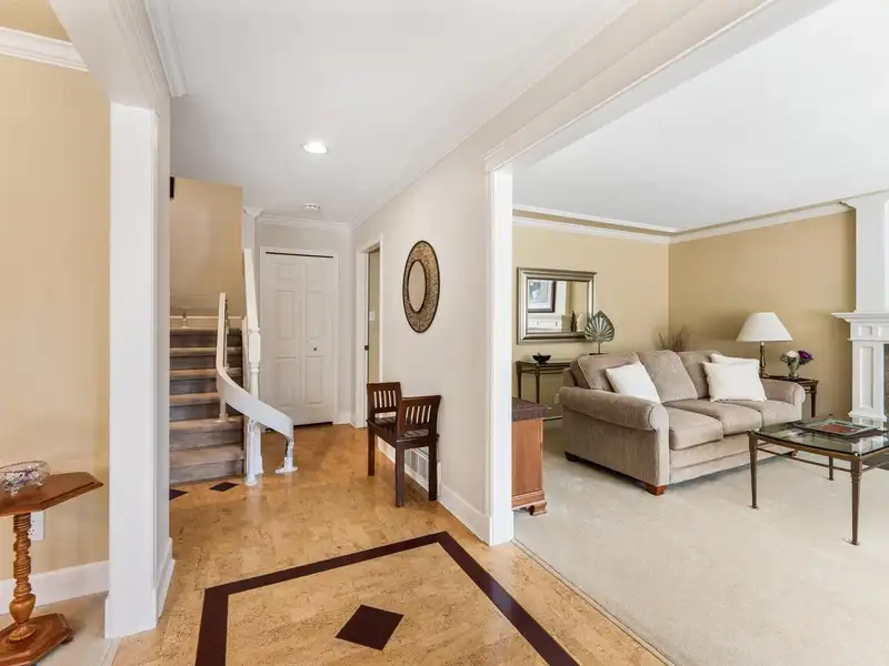 104 6086 W BOUNDARY DRIVE - photo 4 of 40