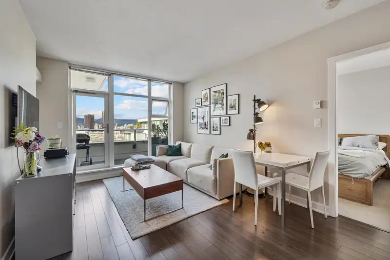 820 1777 W 7TH AVENUE - photo 1 of 40