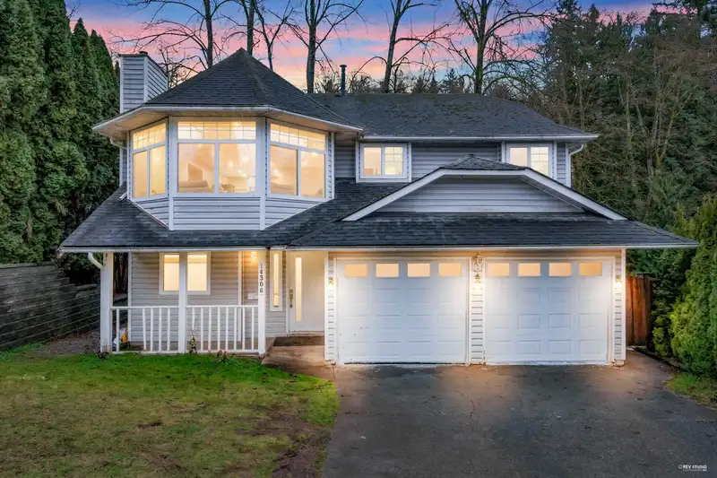 14306 77A AVENUE - photo 1 of 34