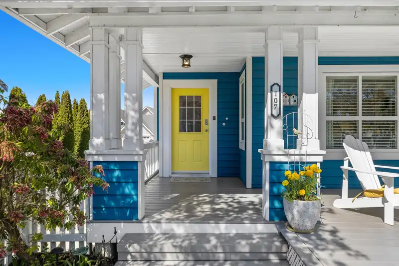 107 STAR CRESCENT - photo 1 of 40