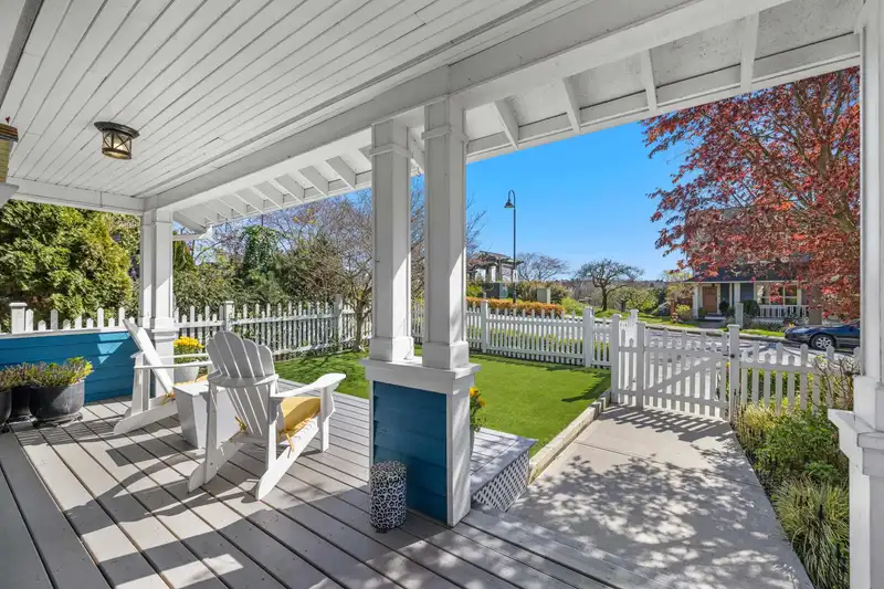 107 STAR CRESCENT - photo 4 of 40