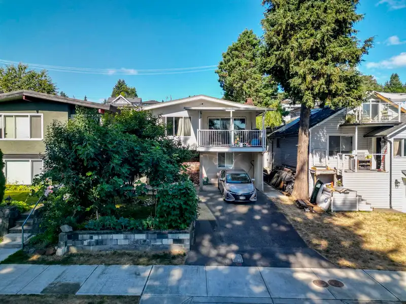45 N STRATFORD AVENUE - photo 1 of 34