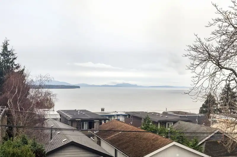 204 15176 BUENA VISTA AVENUE - photo 1 of 27
