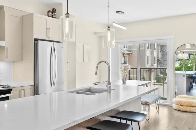 61 20498 82 AVENUE - photo 3 of 39