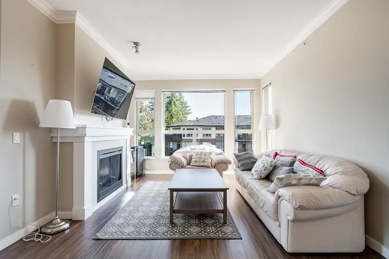 414 1150 KENSAL PLACE - photo 2 of 39