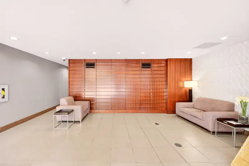 606 8280 LANSDOWNE ROAD - photo 3 of 37