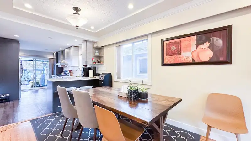 56 WARWICK AVENUE - photo 3 of 38