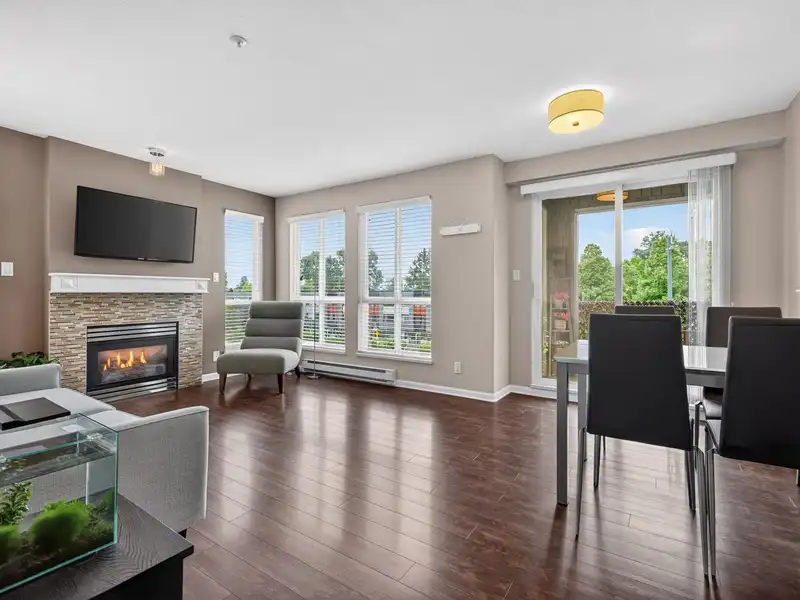310 8495 JELLICOE STREET - photo 4 of 23