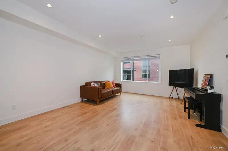 29 19897 75A AVENUE - photo 2 of 31